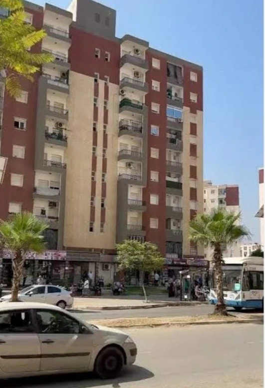 شقة للبيع عمروسة